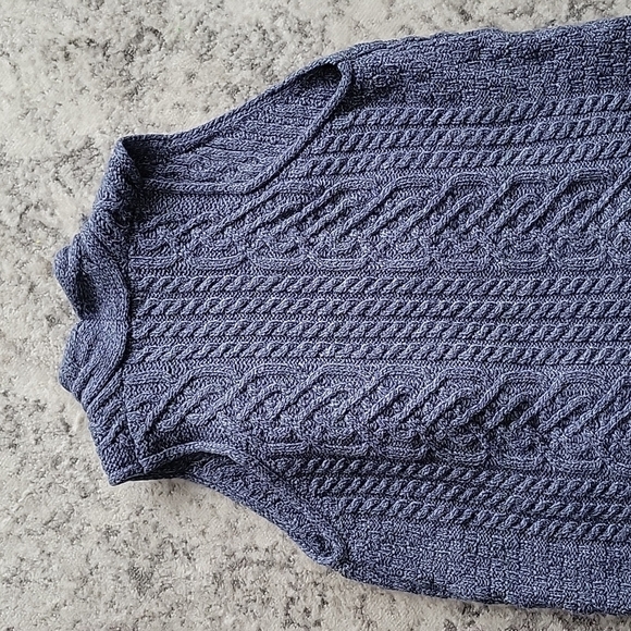 Aran Sweater Market made in Ireland 100% merino wool cable knit vest - Picture 7 of 8